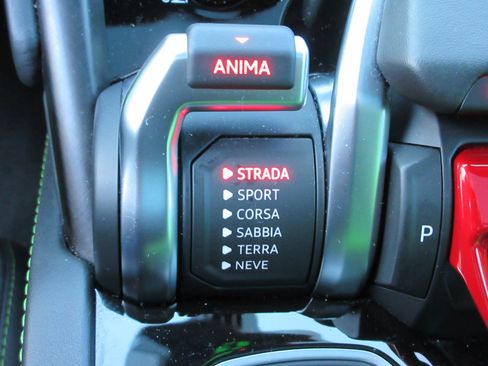 Used 2022 Lamborghini Urus image 73