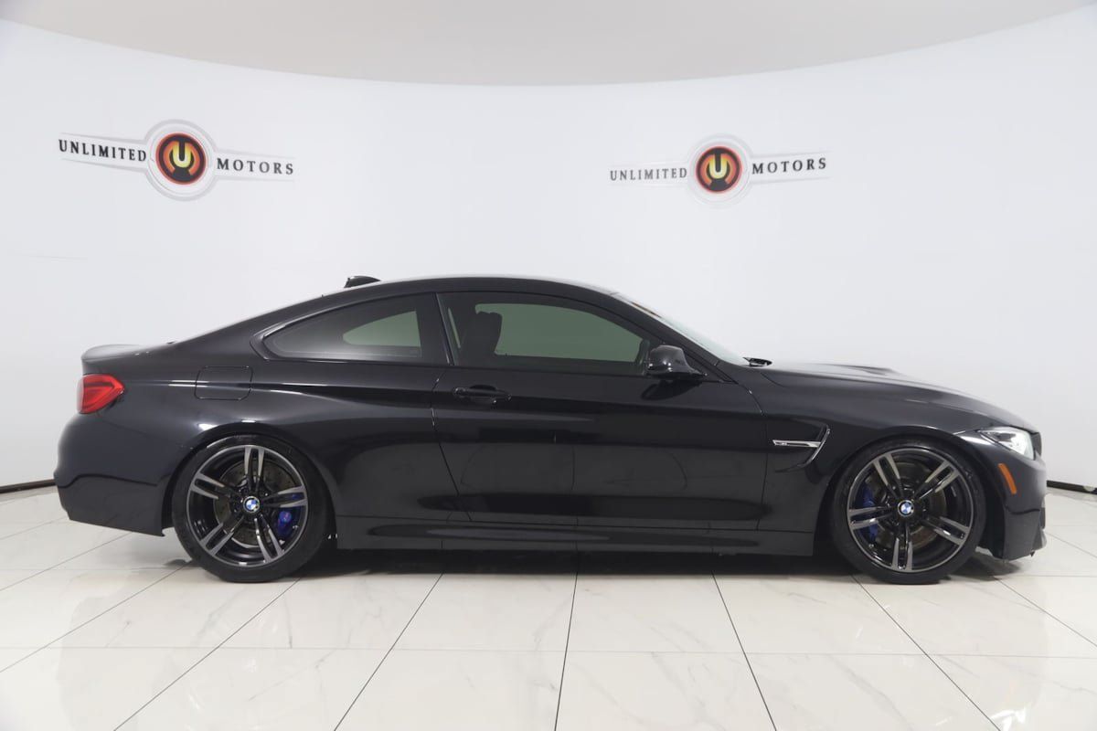 Used 2018 BMW M4 Coupe RWD image 2