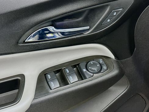 Used 2020 Chevrolet Equinox LT image 15