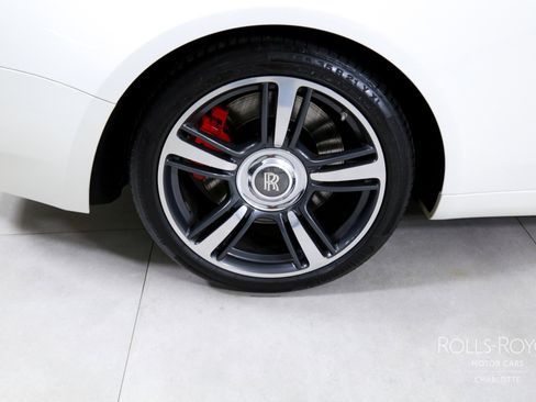 Used 2019 Rolls-Royce Wraith image 30