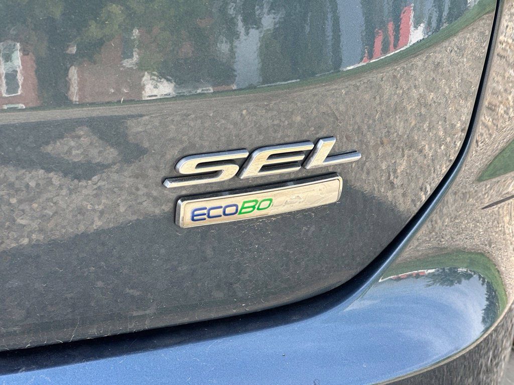 Used 2019 Ford Edge SEL w/ Equipment Group 201A FWD image 4