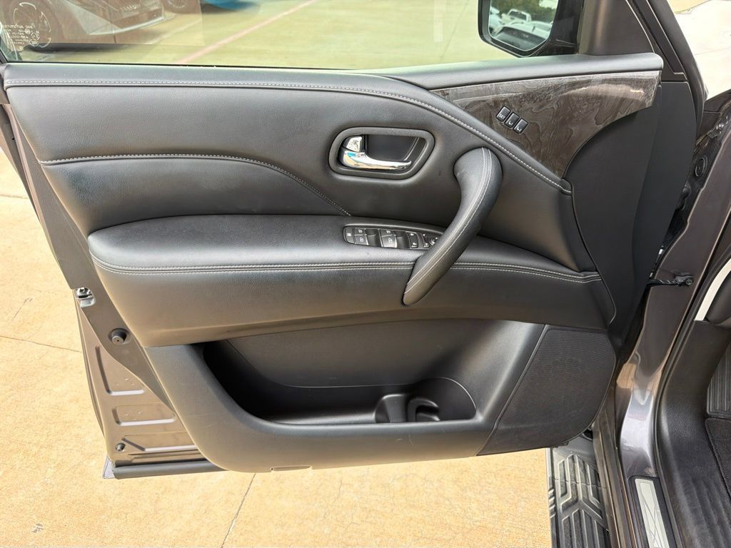 Used 2024 INFINITI QX80 Luxe RWD image 12