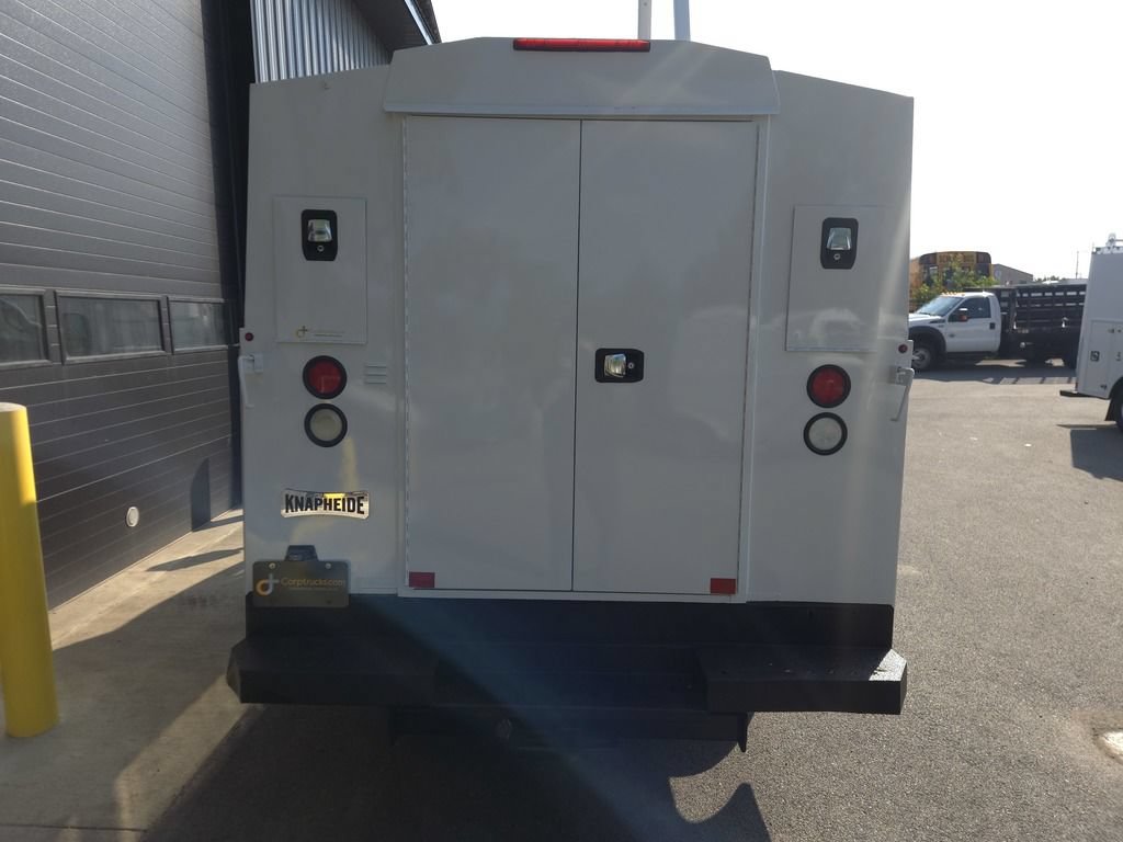 Used 2017 Chevrolet Express 3500 RWD image 10