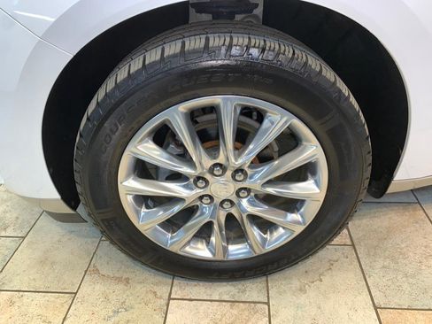 Used 2020 Buick Enclave Premium w/ Sun and Sites Package AWD/4WD image 32
