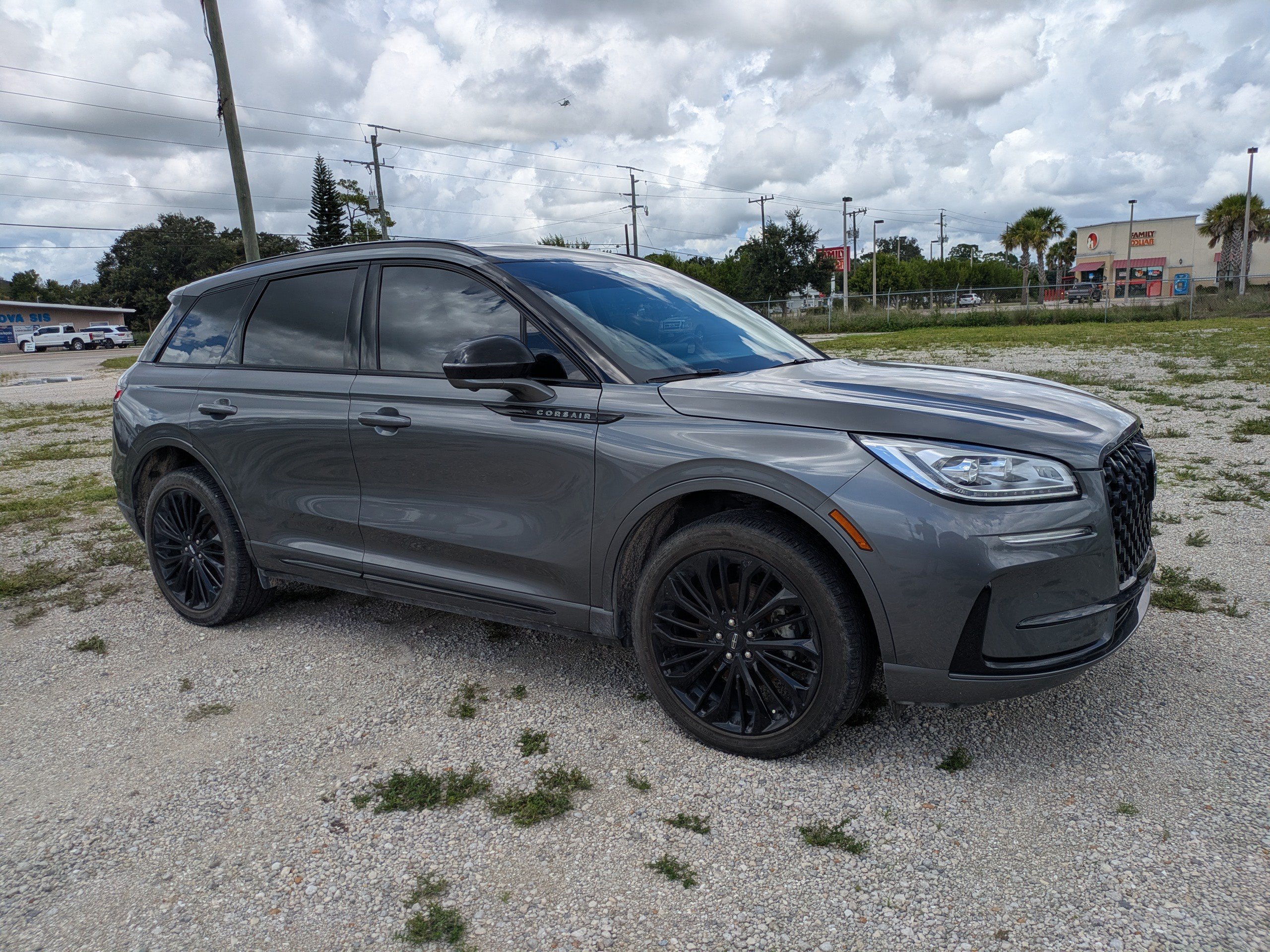 Used 2024 Lincoln Corsair Reserve w/ Equipment Group 201A FWD image 2