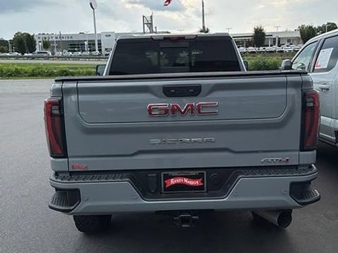 Used 2024 GMC Sierra 2500 AT4 w/ AT4 Premium Plus Package AWD/4WD image 4