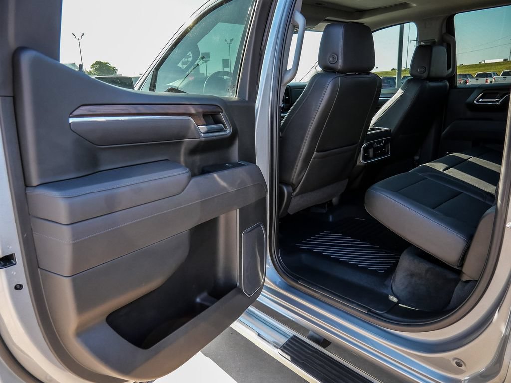 Used 2025 GMC Sierra 1500 SLT w/ SLT Premium Plus Package AWD/4WD image 28
