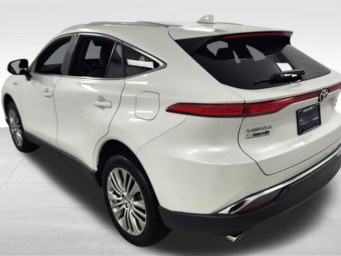 Used 2021 Toyota Venza XLE w/ Softex Package AWD/4WD image 5