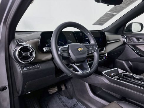 Used 2025 Chevrolet Equinox LT w/ Convenience Package II AWD/4WD image 10