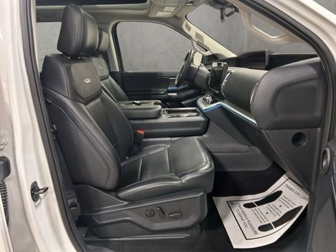 Used 2025 Ford Expedition Platinum AWD/4WD image 20