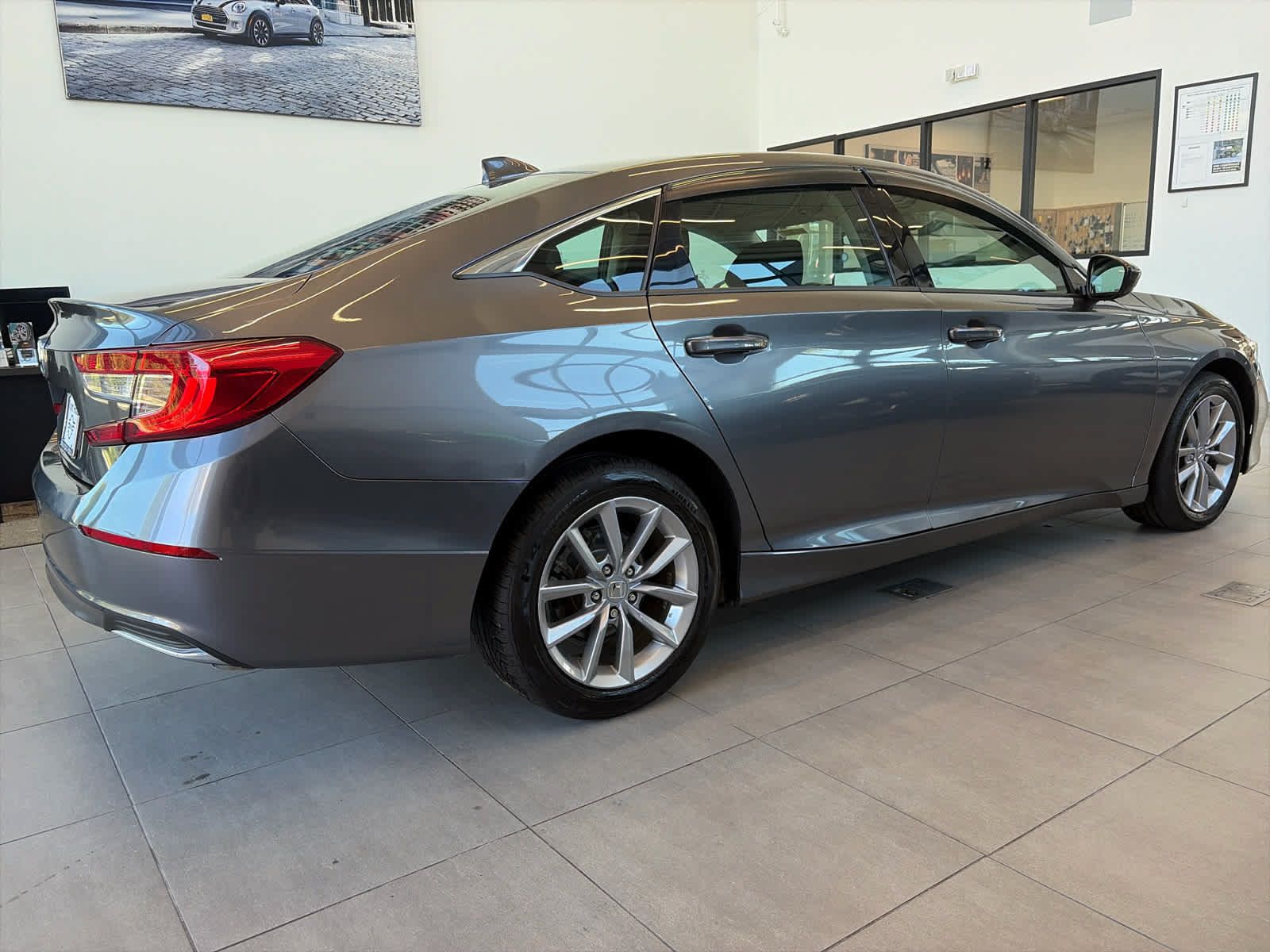 Used 2021 Honda Accord LX image 2