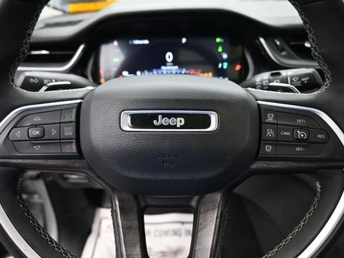 Used 2023 Jeep Grand Cherokee 4WD 4xe image 17