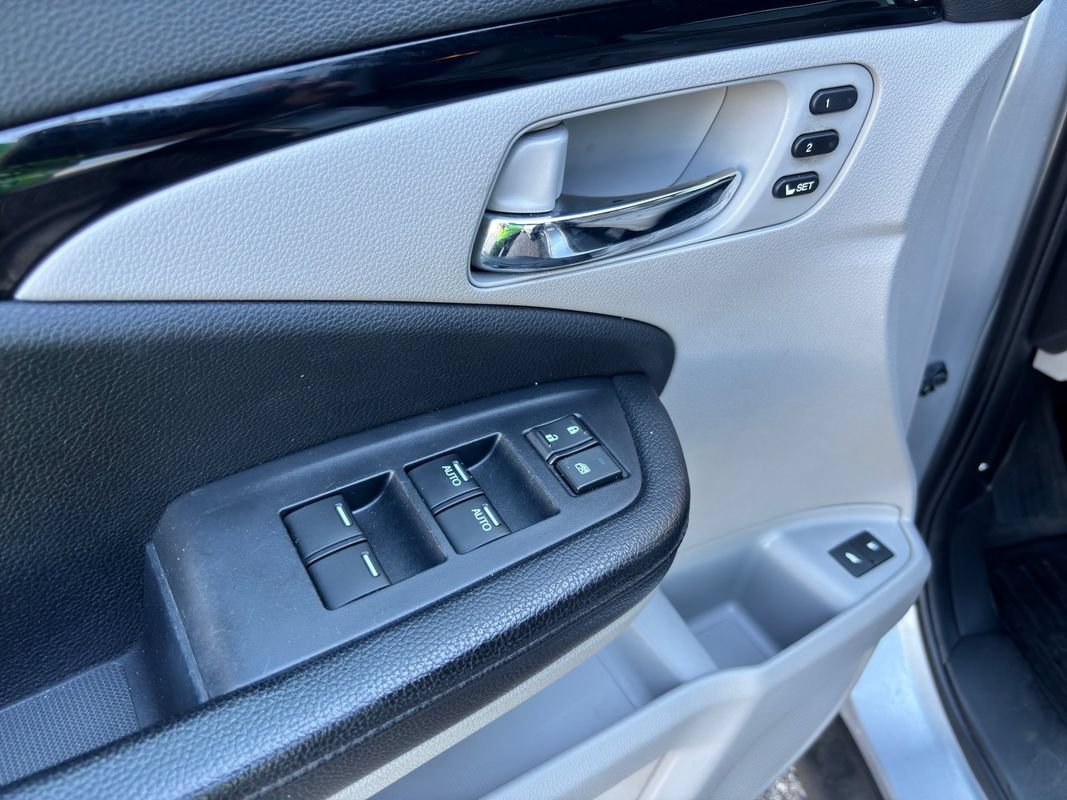Used 2016 Honda Pilot Touring image 27