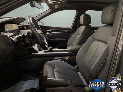 Used 2024 Audi Q8 e-tron Premium Plus image 18