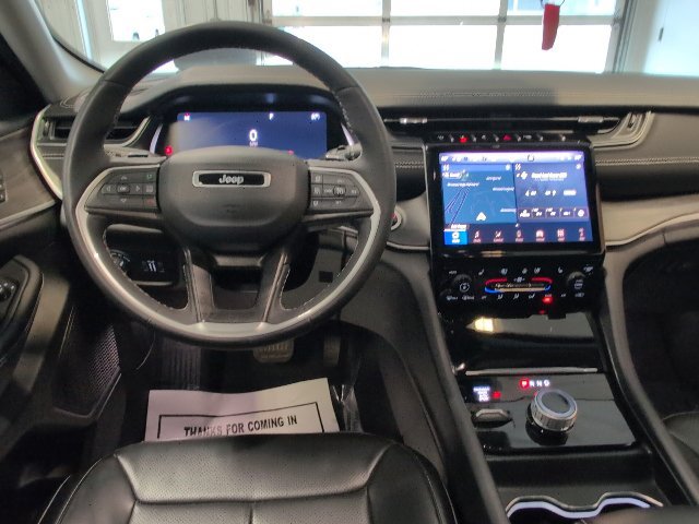 Used 2024 Jeep Grand Cherokee Limited w/ Luxury Tech Group II AWD/4WD image 18