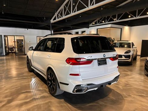 Used 2022 BMW X7 xDrive40i w/ M Sport Package AWD/4WD image 3