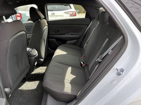 Used 2025 Hyundai Elantra Sport FWD image 12