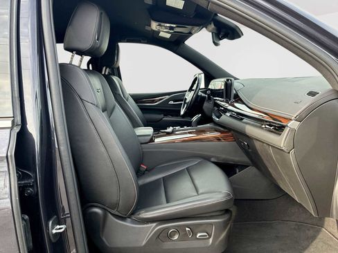 Certified 2024 Cadillac Escalade ESV Luxury image 28