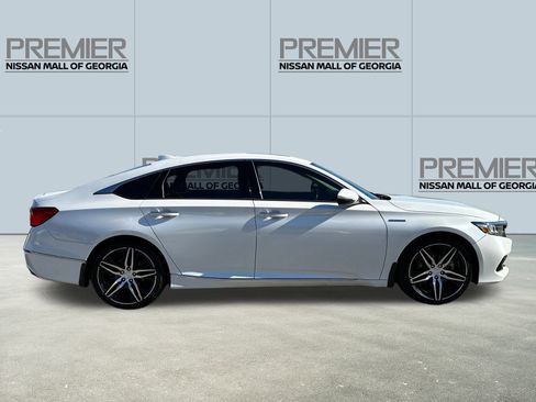 Used 2022 Honda Accord Touring image 4