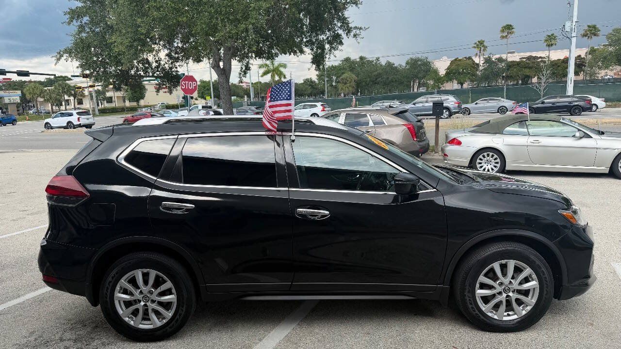 Used 2019 Nissan Rogue SV FWD image 4