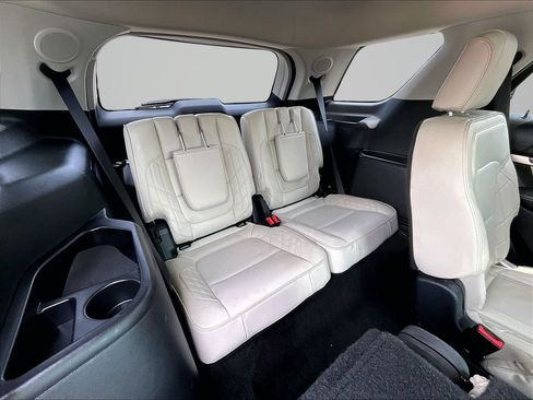 Used 2017 Ford Explorer Platinum AWD/4WD image 29