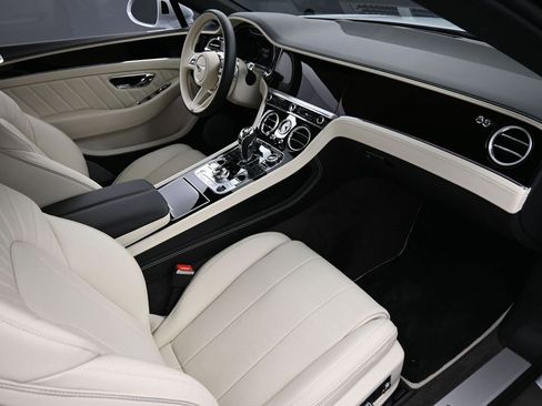 Used 2024 Bentley Continental GT image 33