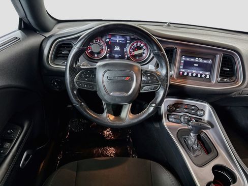 Used 2022 Dodge Challenger GT RWD image 17