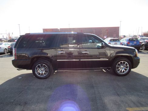 Used 2013 GMC Yukon XL Denali image 7
