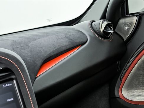 Used 2018 McLaren 720S RWD image 32
