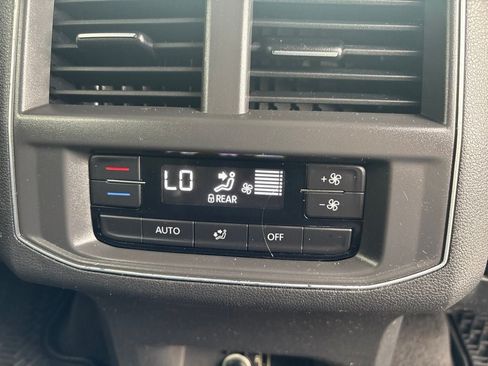 Used 2019 Volkswagen Atlas SE FWD image 30