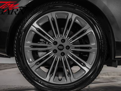 Used 2024 Land Rover Range Rover SE image 14