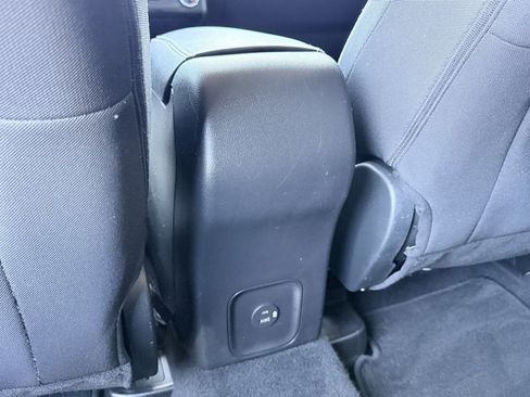 Used 2021 Ford Escape SE image 28