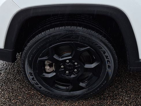 Certified 2024 Jeep Compass Trailhawk AWD/4WD image 8