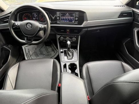 Used 2020 Volkswagen Jetta SE w/ SE Cold Weather Package FWD image 13