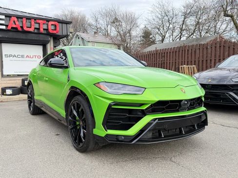 Used 2022 Lamborghini Urus AWD/4WD image 4