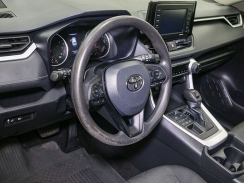 Used 2021 Toyota RAV4 XLE AWD/4WD image 21