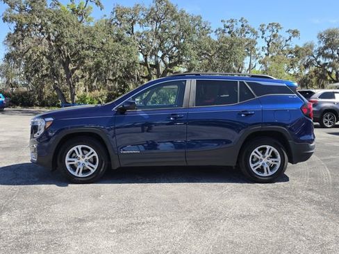 Used 2023 GMC Terrain SLE w/ Driver Convenience Package image 2