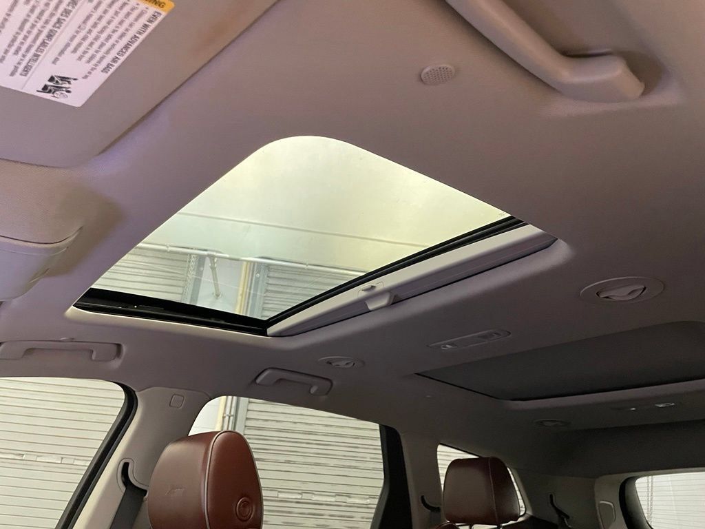 Used 2020 Buick Enclave Avenir w/ Avenir Technology Package FWD image 20