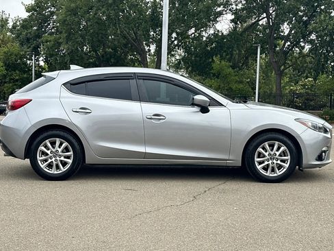 Used 2016 MAZDA MAZDA3 i Grand Touring FWD image 3