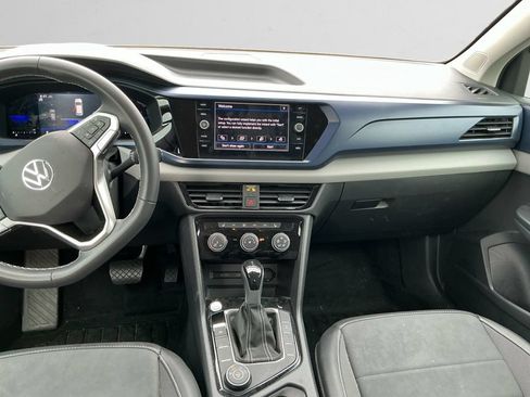 Used 2023 Volkswagen Taos SE AWD/4WD image 11