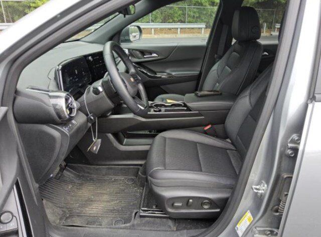 Used 2026 Chevrolet Equinox LT w/ Convenience Package II FWD image 14