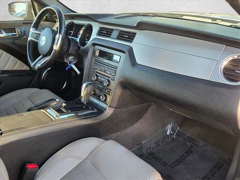 Used 2014 Ford Mustang Premium image 25