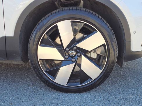 Certified 2023 Volvo C40 P8 Recharge Ultimate w/ Protection Package Premier AWD/4WD image 10