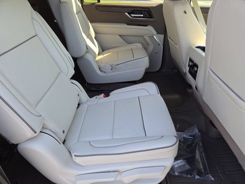 New 2026 GMC Yukon XL Denali w/ LPO, Floor Liner Package AWD/4WD image 27