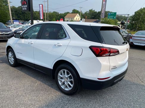 Used 2023 Chevrolet Equinox LT w/ Driver Convenience Package image 3