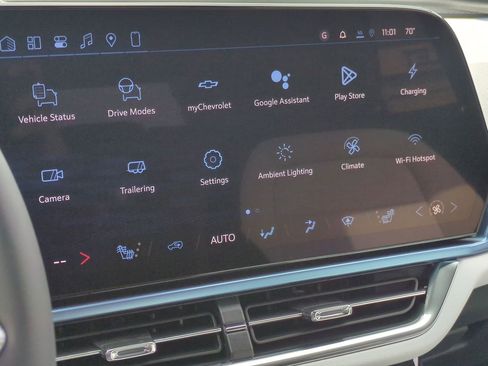 New 2026 Chevrolet Equinox EV LT image 14