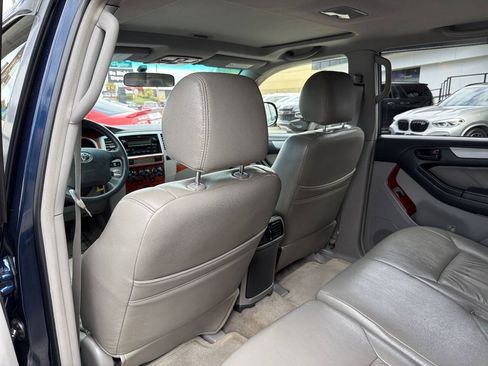 Used 2004 Toyota 4Runner SR5 w/ Preferred Accessory Pkg AWD/4WD image 24