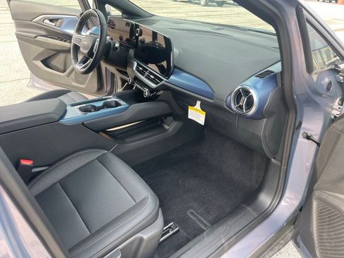 Used 2024 Chevrolet Equinox EV LT w/ Active Safety Package 3 FWD image 18