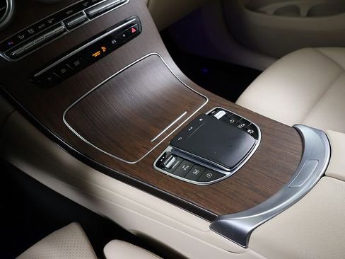 Certified 2022 Mercedes-Benz GLC 300 4MATIC image 25