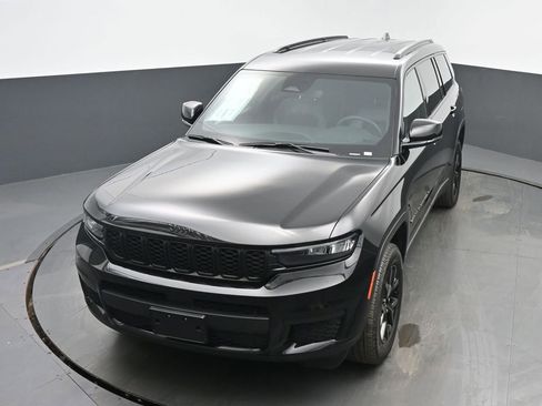 Used 2024 Jeep Grand Cherokee L Laredo AWD/4WD image 40